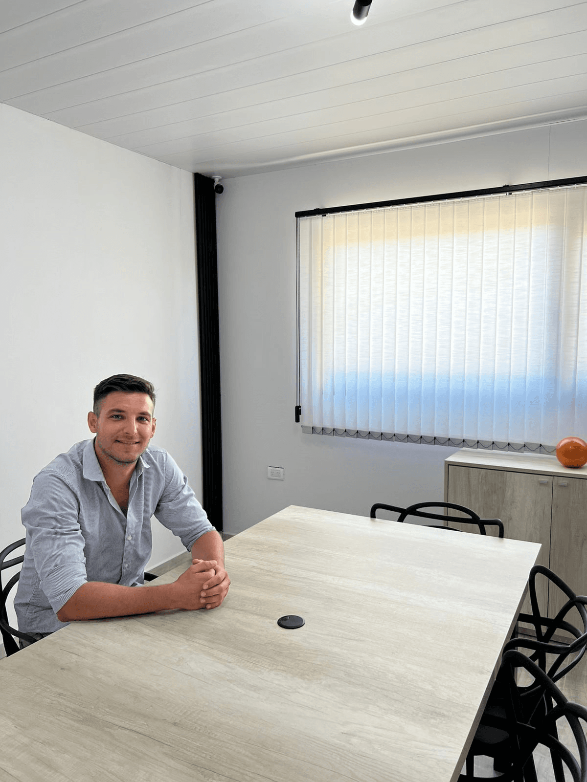 Dueño de Siro Automotores en el local